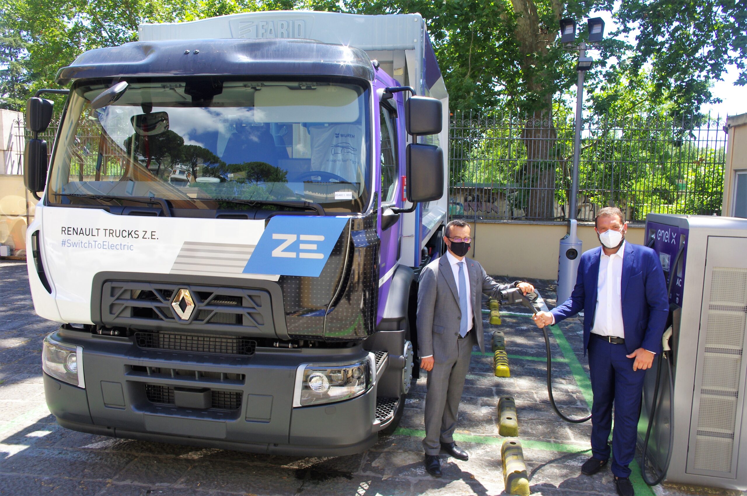 Renault Trucks insieme a Enel X per la mobilità elettrica in Italia