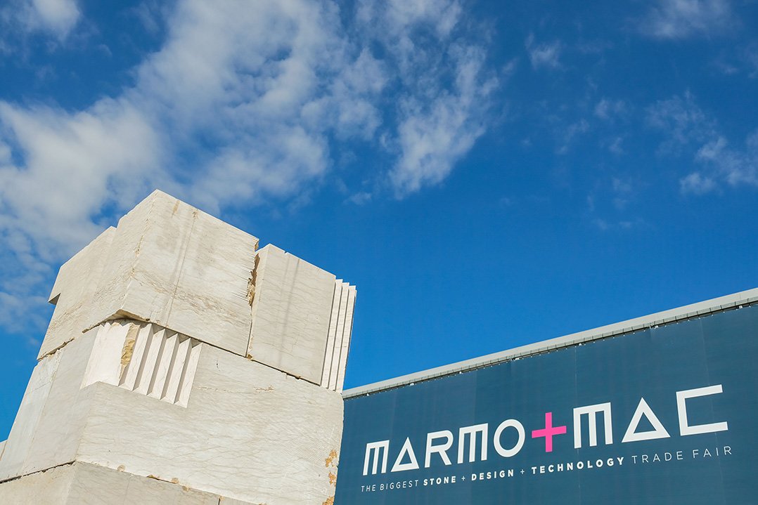The plus theatre di marmomac: business, cultura e formazione incontrano la pietra naturale